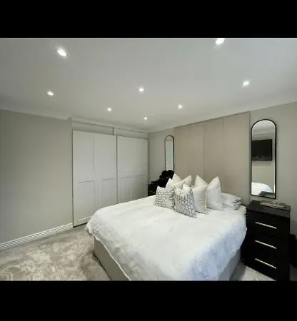 3 Bedroom House Hildenborough Exterior photo