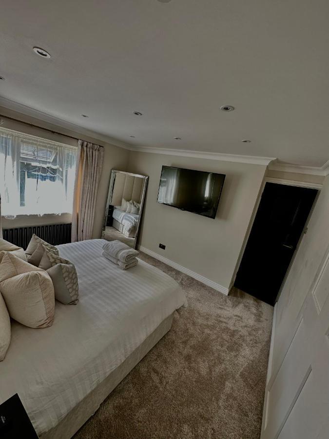 3 Bedroom House *